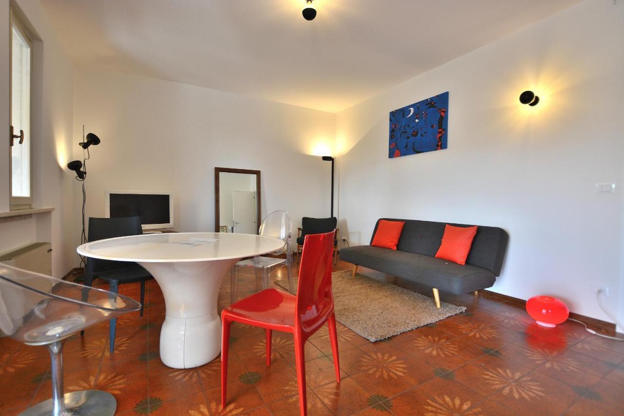 Apartment Joan Miro With Pool Bardolino Eksteriør billede
